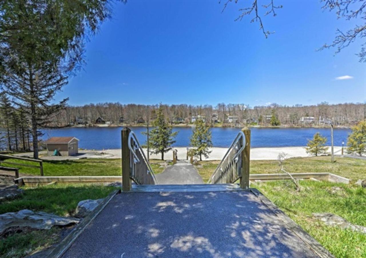 Holiday home Sunset Dip-poconos Near With Hot Tub & Pool *